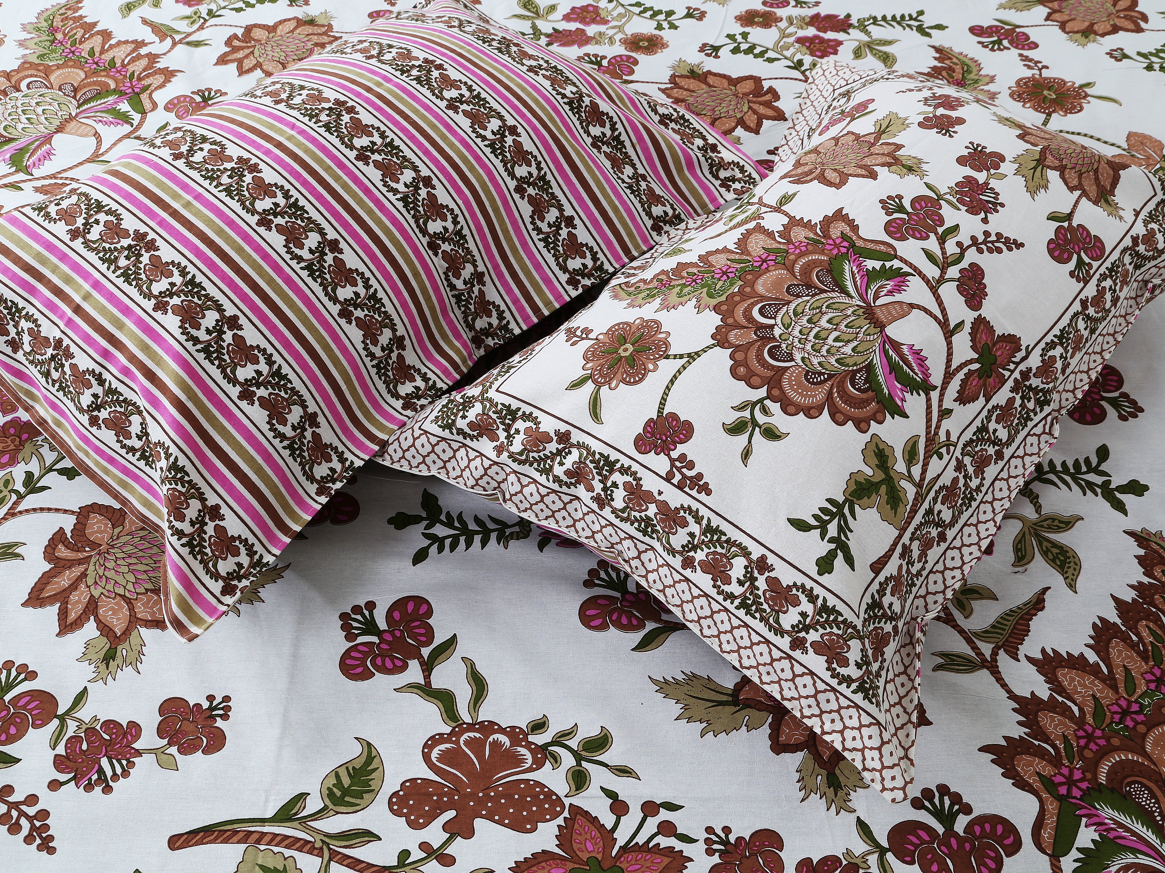 70/100 Artistic Collection Premium Cotton Single Bedsheet with 2 Pillow Covers (70x100)