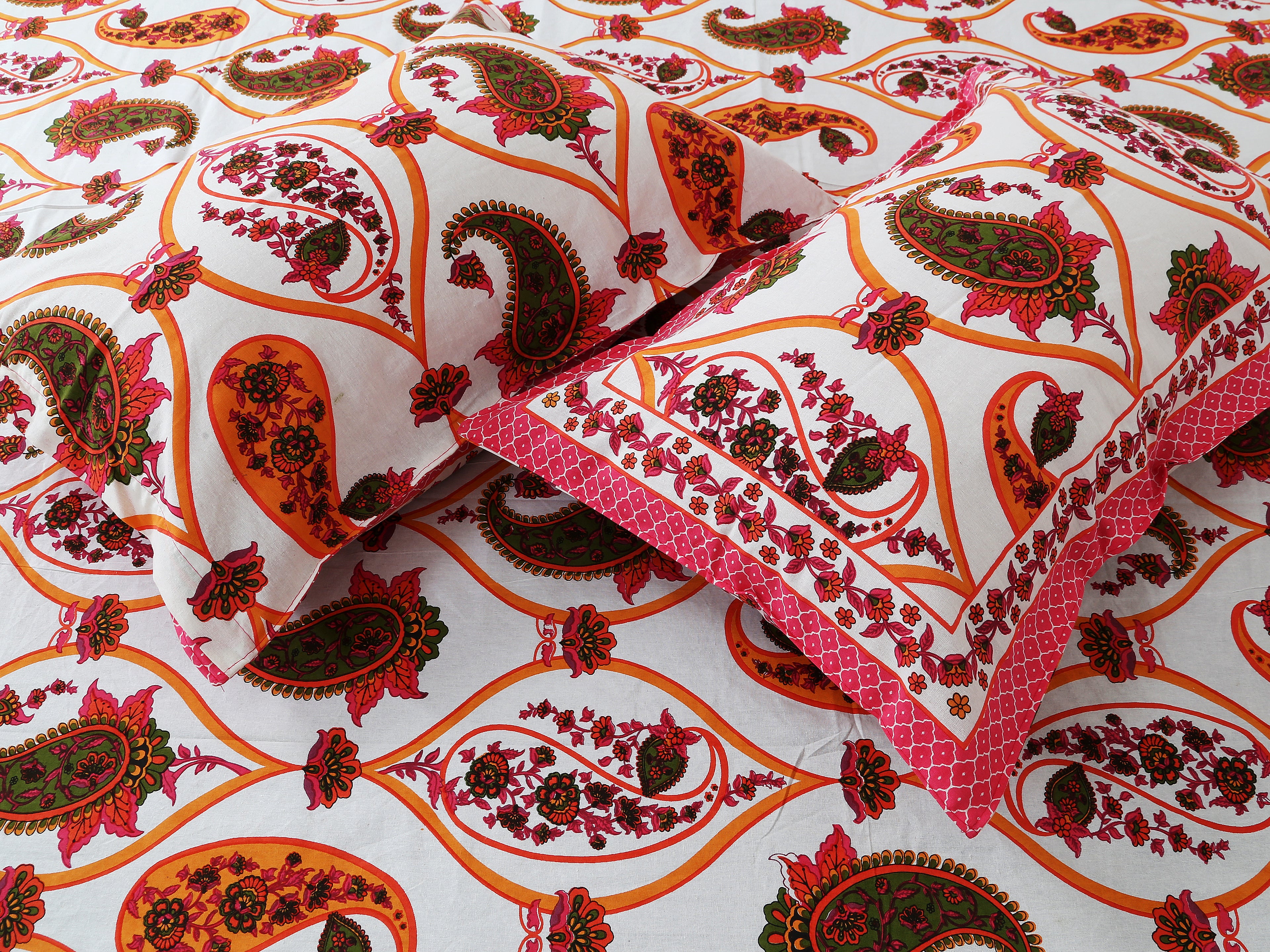 Artistic Collection Paisley Pattern Cotton Single Bedsheet with 2 Pillow Covers | Premium 70x100 Inches