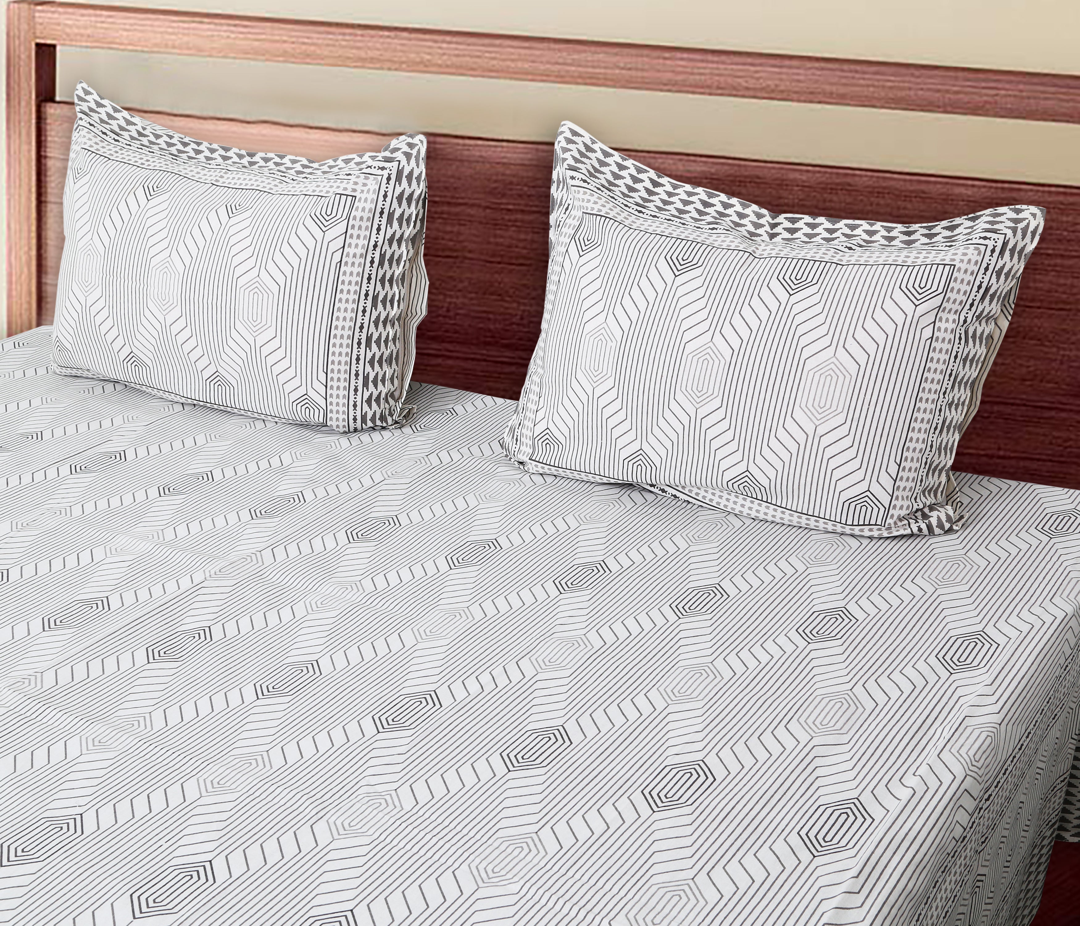 Soft Cotton Geometric Single Bedsheet with 2 Pillow Covers | 70x100