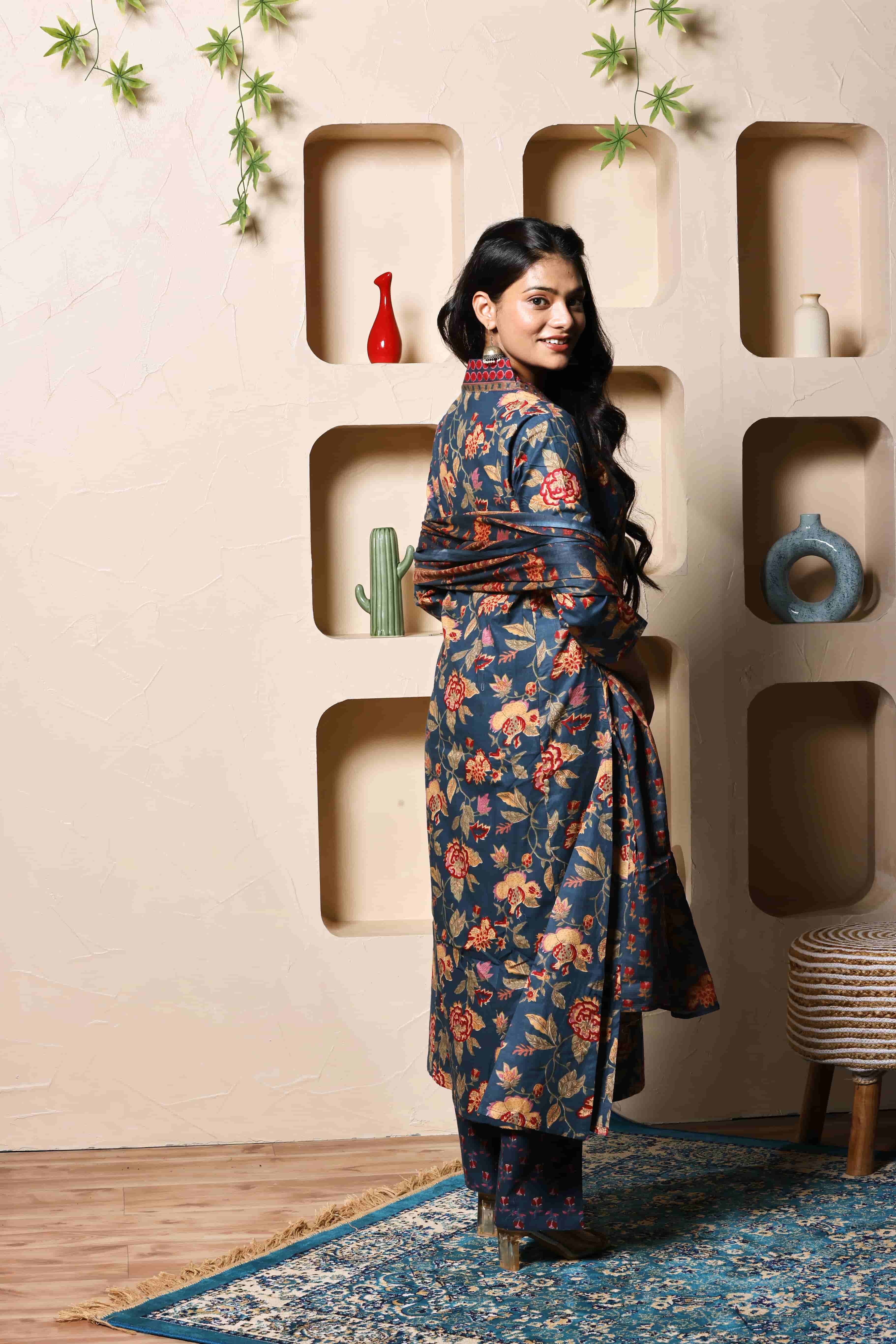 Noor-e-Nilofer Floral Suit Set