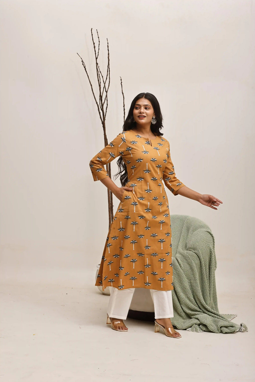 Khajura Breeze Kurta Set