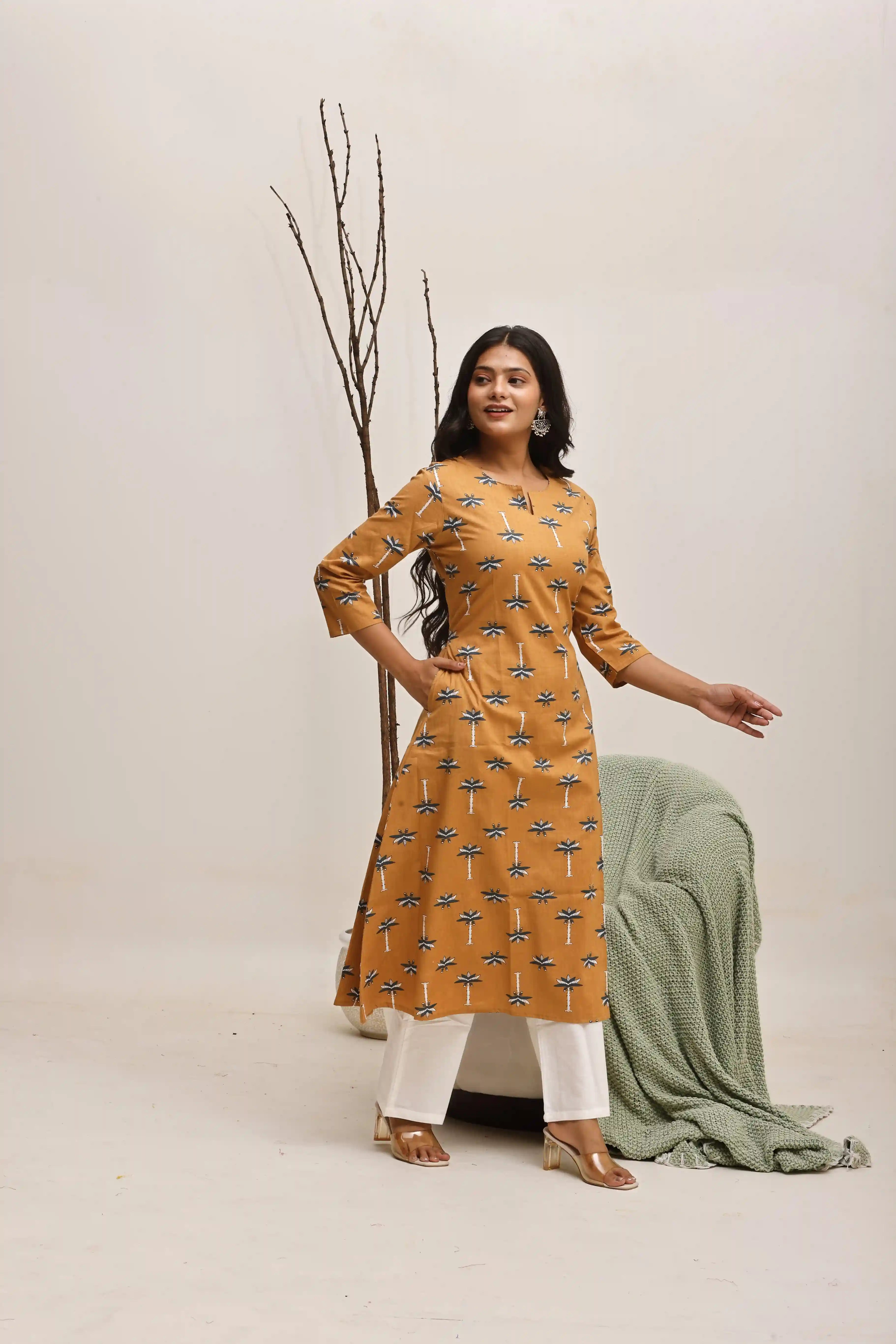Khajura Breeze Kurta Set