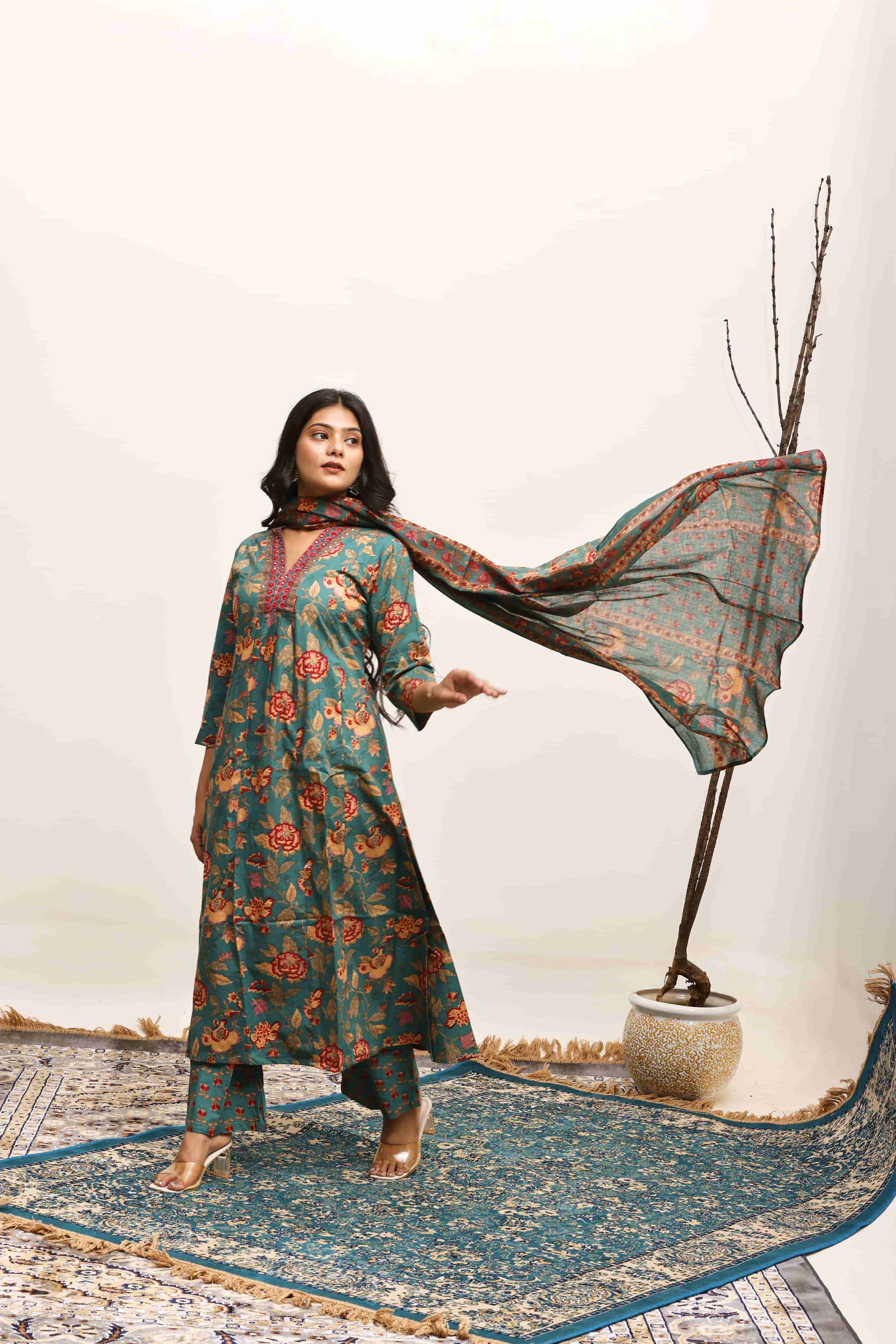 Gulthari Grace Suit Set