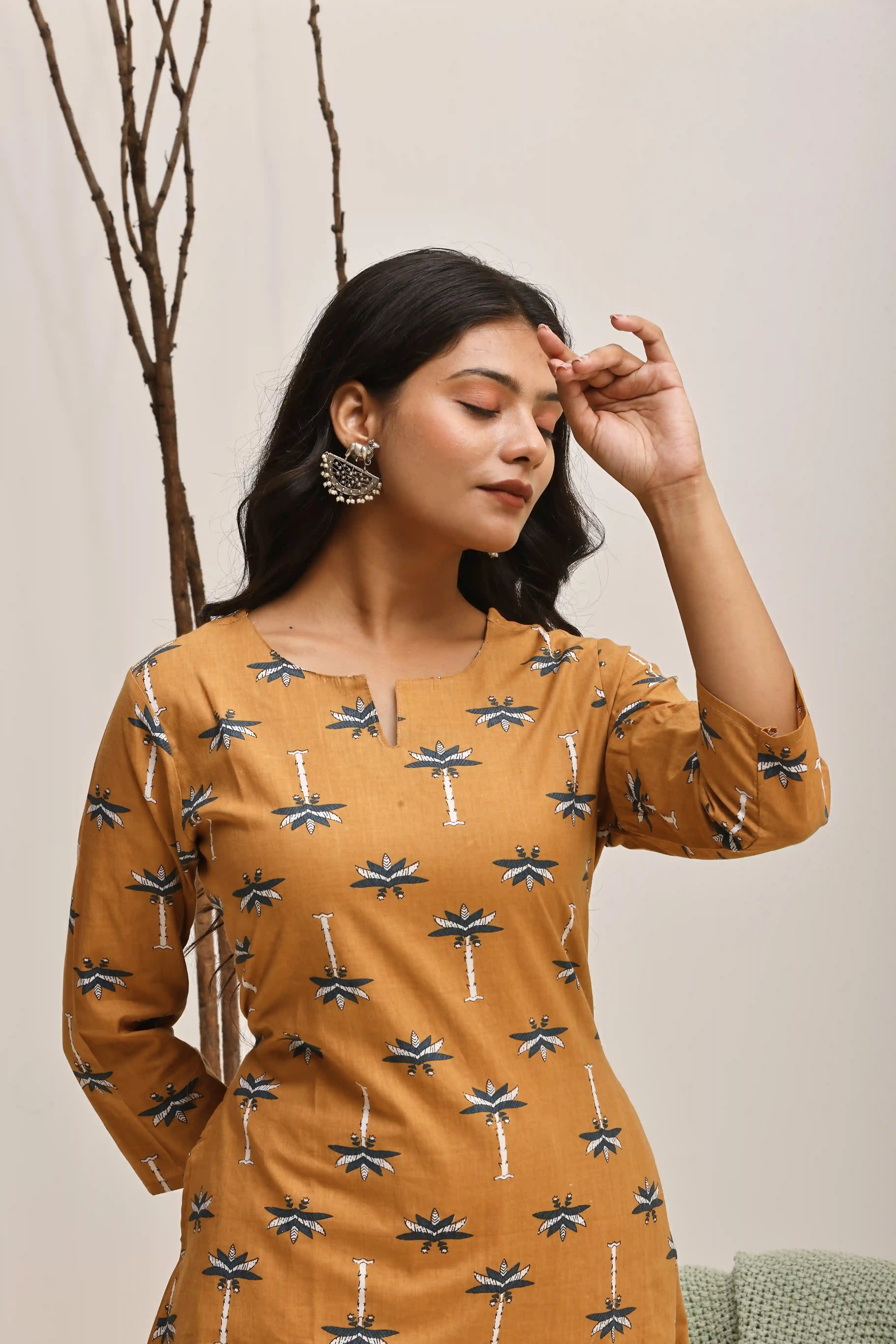 Khajura Breeze Kurta Set